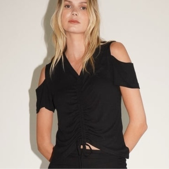 Revolve LNA Brighton Top in Black Size 3X Plus Cold Shoulder V Neck Ruched - Picture 4 of 13